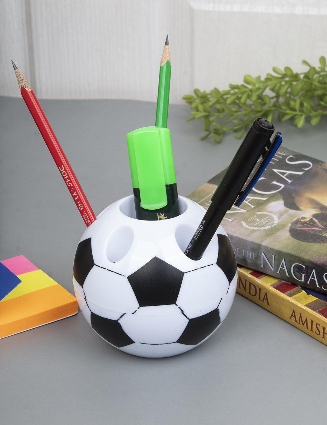 wunna-materialFOOTBALL PEN-STAND-6979428501fe95.08418714.jpg